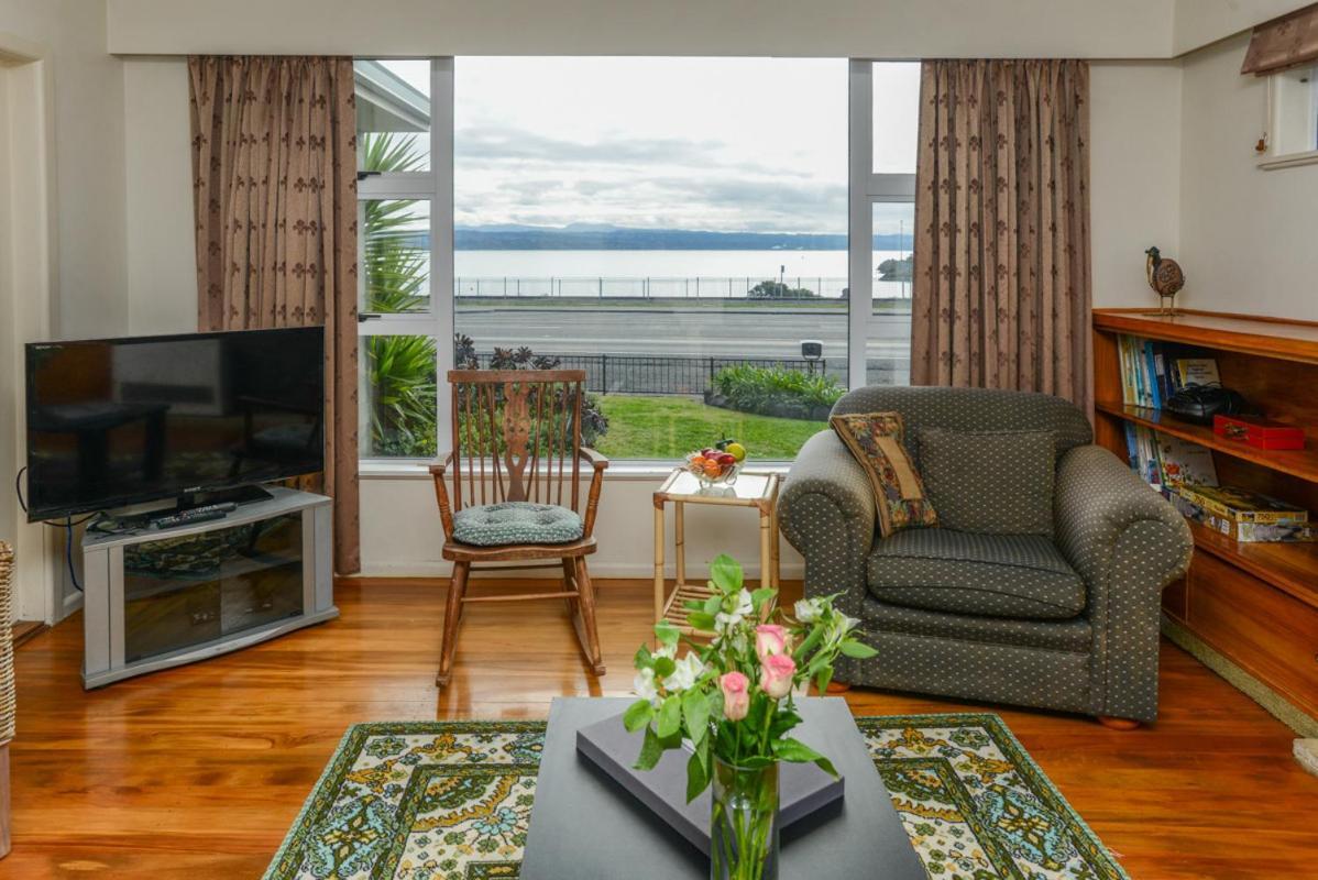 Breakwater Cottage - Napier Holiday Home Exterior photo